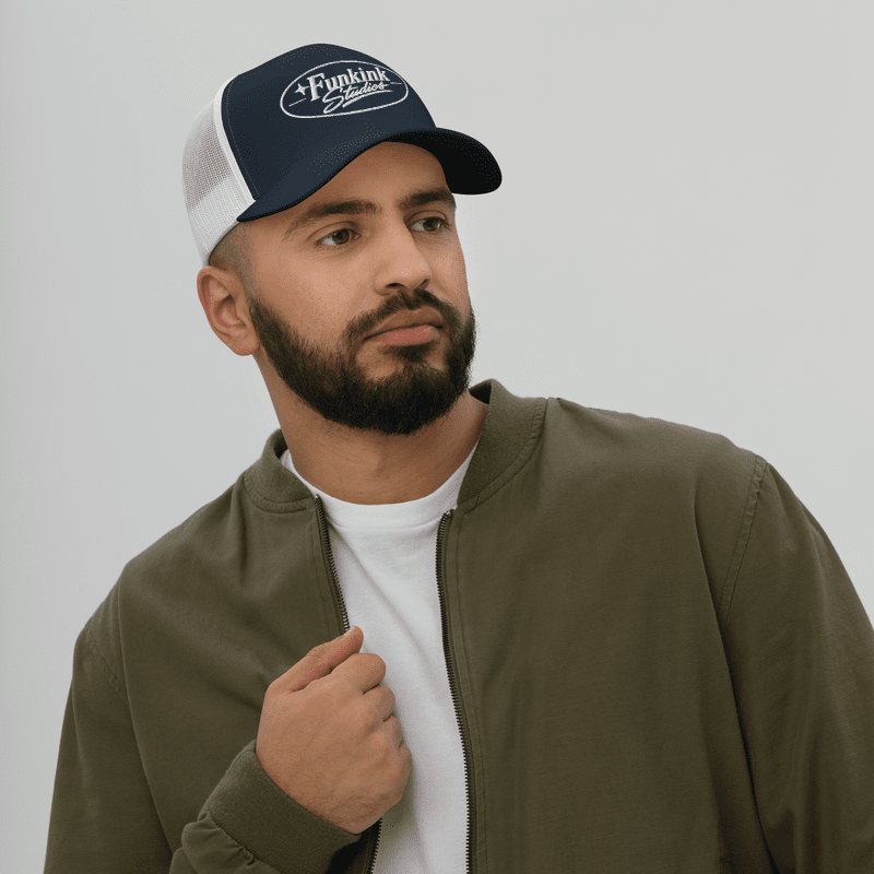 TRUCKER CAP - WHITE & NAVY BLUE