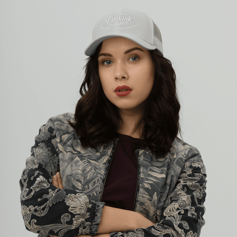 TRUCKER CAP - SILVER